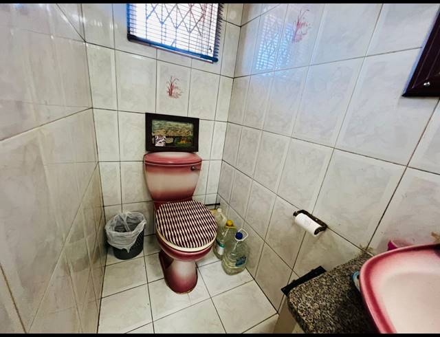3 BEDROOM FREEHOLD FOR SALE IN NEWLANDS WEST
